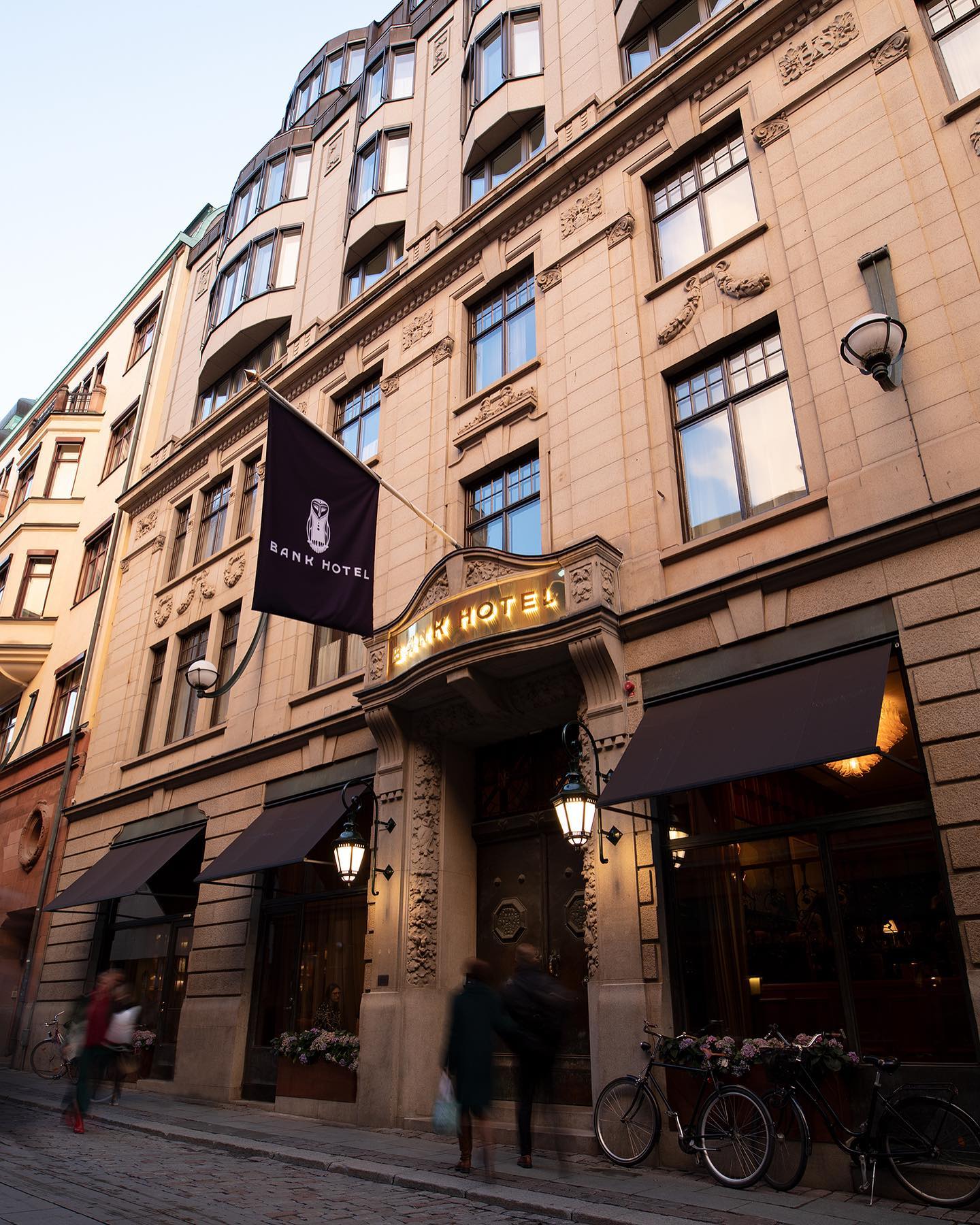 Bank Hotel